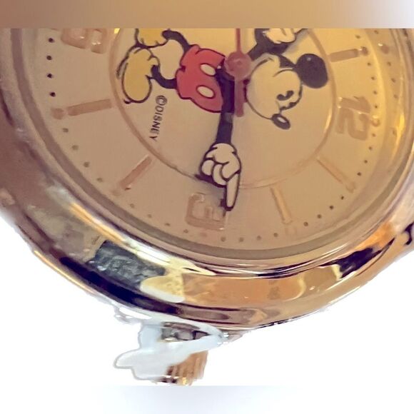 NEW Disney Mickey Mouse watch, plastic ties never cut, presentation box! - Picture 2 of 8
